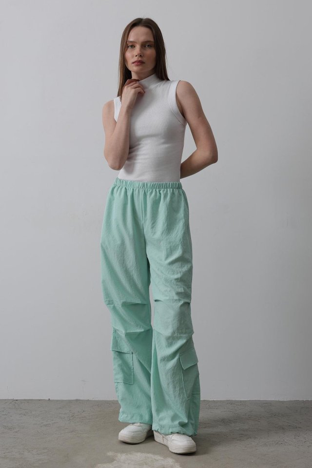 Parachute Cargo Pants - Mint