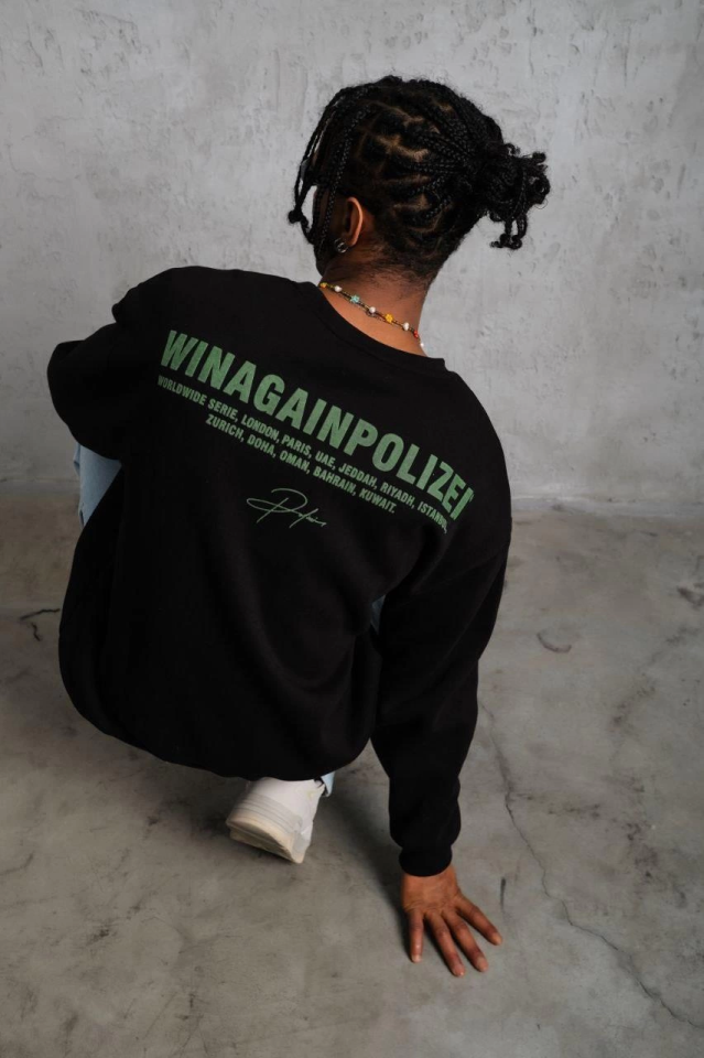 Erkek Oversize Sweatshirt – Siyah Renk Ön Ve Sırt Baskılı, Üç İplik İçi Pamuklu Kumaş, Rahat Kalıp, Ribanalı Kışlık Sweat Winagain Polizei Serisi - Siyah