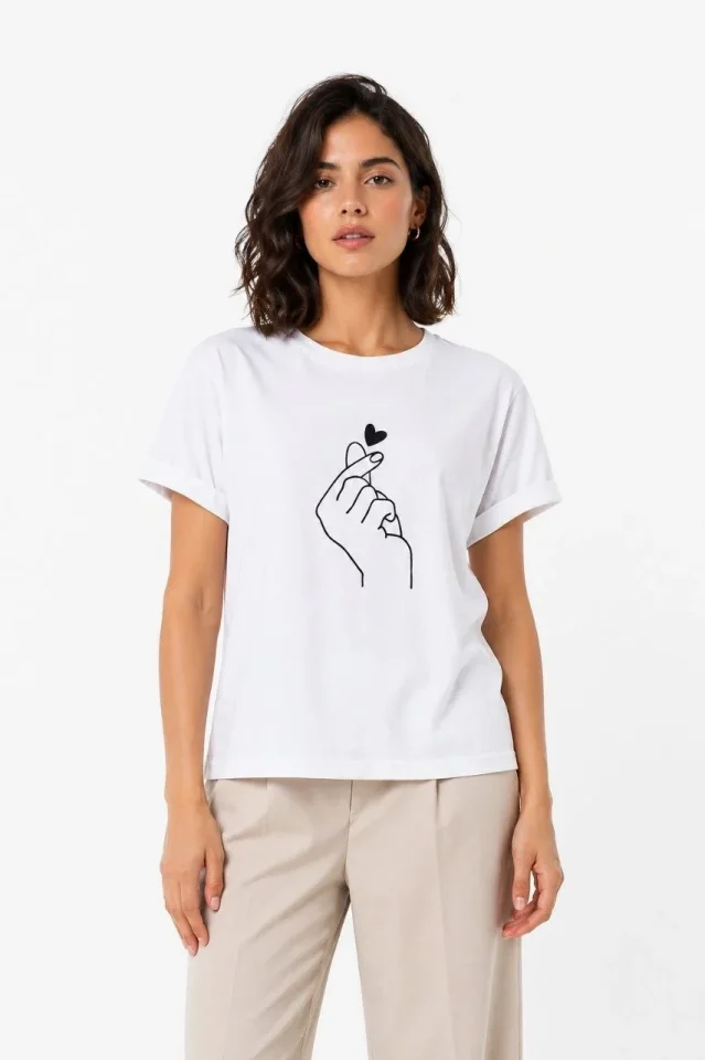 Kore Parmak Kalp Aşk Temalı Minimal Baskılı Tişört Yazlık Kısa Kol T-Shirt - Beyaz
