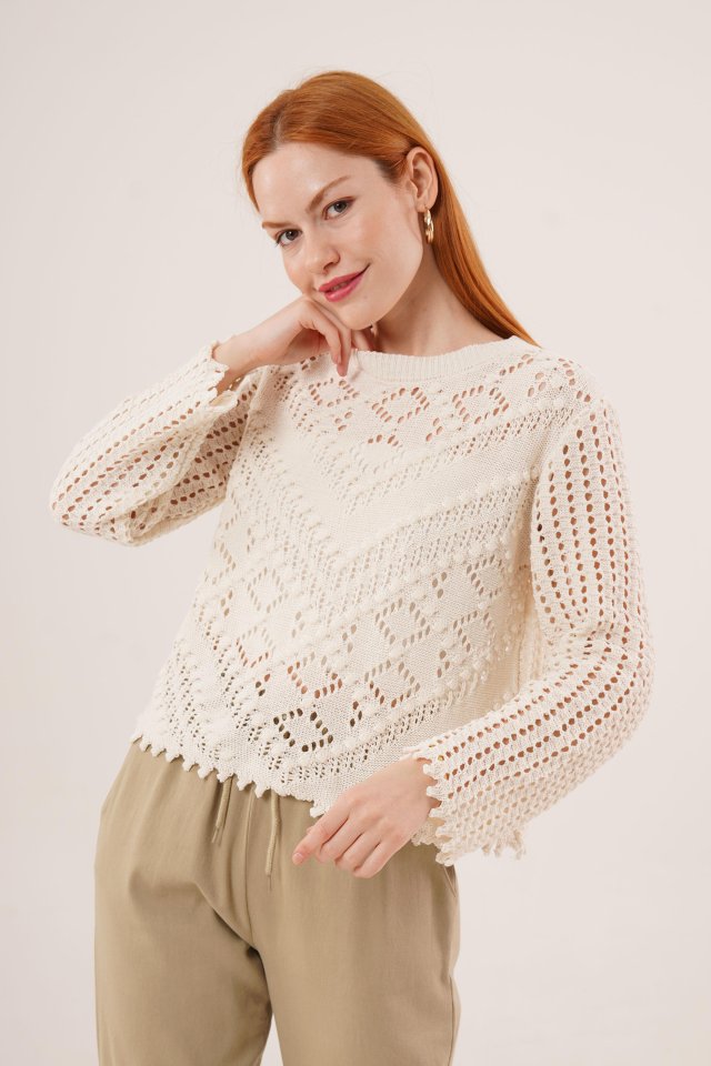 Ajured Perforated Model Seasonal Cream Sweater