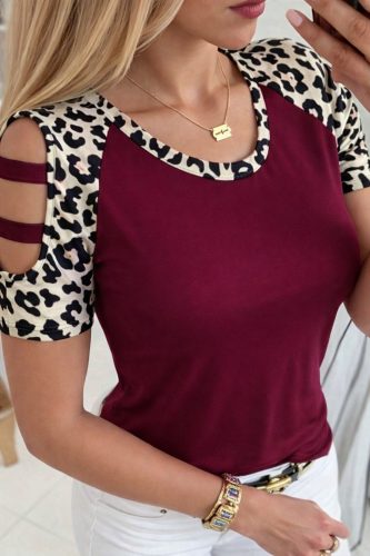 Kadın kısa kollu yuvarlak yaka kollarda şerit detaylı leoparlı viskon bluz