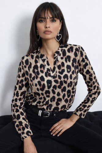 Kadın uzun kollu v hakim yakalı leopar desenli süprem bluz