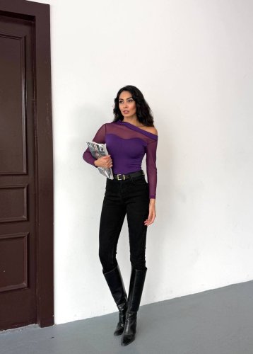 Kadın uzun kollu omuz dekoltesi ve transparan tül detay bluz