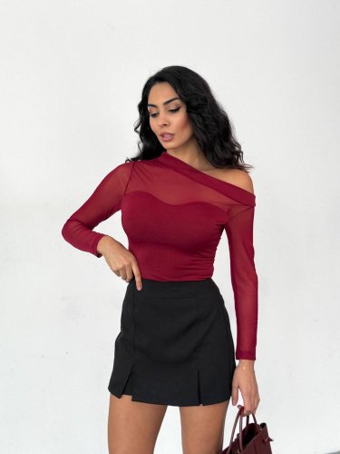 Kadın uzun kollu omuz dekoltesi ve transparan tül detay bluz