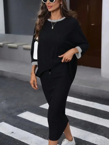 Kadın uzun kollu yakası açık şardonlu kaşkorse bluz ve eteği bağcıklı ikili takım