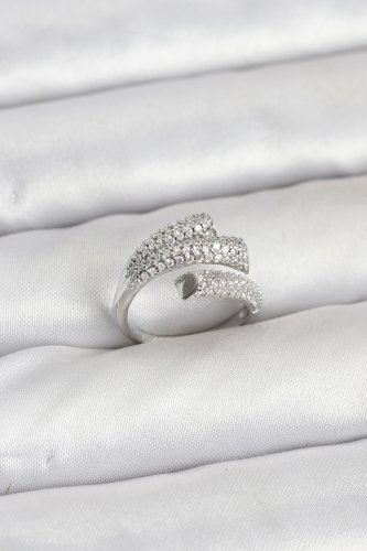 Gümüş Renk Zirkon Taşlı Pirinç Kadın Yüzük