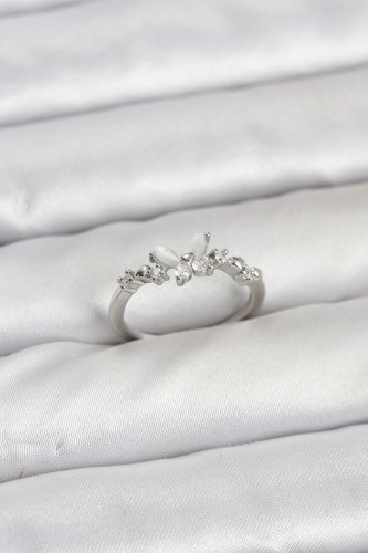 Kelebek Model Gümüş Renk Pirinç Kadın Yüzük