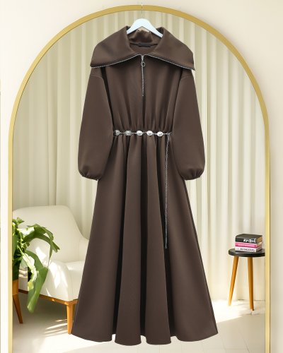 Boğazlı Yarım Fermuarlı Beli Büzgülü Kemerli Scuba Elbise -Kahve