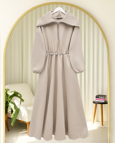 Boğazlı Yarım Fermuarlı Beli Büzgülü Kemerli Scuba Elbise -Bej