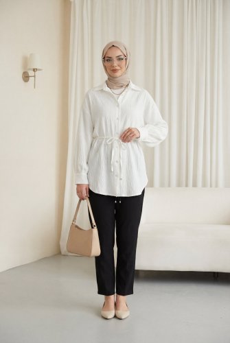 Beli Kemerli Dikiş Ve Pul Detaylı Düğmeli Gömlek -Beyaz