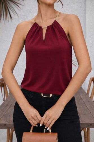 Kadın omuzlardan açık zincir halka detaylı sandy bluz