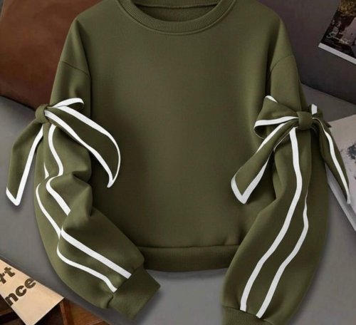 Kadın uzun kollu ara biye ve fiyonk detay bluz