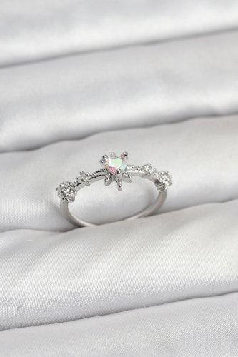 Gümüş Renk Pirinç Yıldız Model Kadın Yüzük